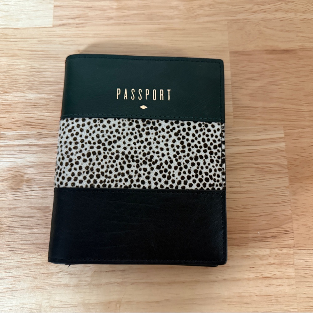 NWT Fossil Patchwork Leather Passport Holder RFID